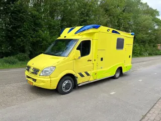 Mercedes-Benz Sprinter 519 CDI 3.0 V6 AMBULANCE (bj 2010)