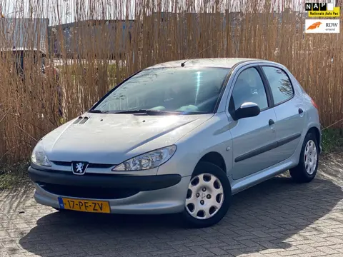 Peugeot 206 1.4 X-line Nieuwe Apk