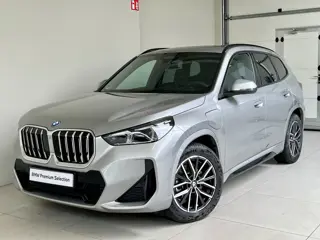 BMW X1 xDrive25e M-Sport | 18" | Camera | Panorama | Trekhaak | Stoelverwarming | Voorbereiding Driv