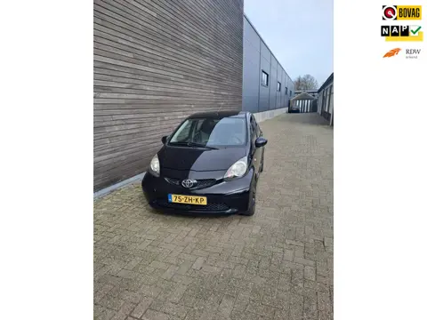 Toyota Aygo 1.0-12V + nieuwe apk