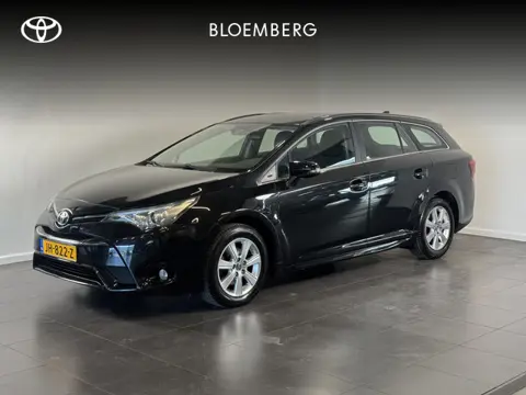 Toyota Avensis Touring Sports 1.8 VVT-i Aspiration | Trekhaak | Navigatie | Camera |