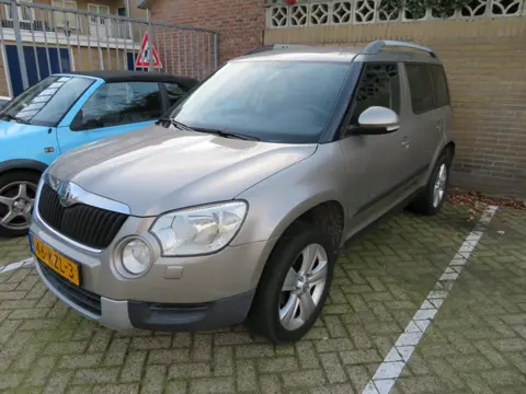 Skoda Yeti 1.2 TSI AUTOMAAT DSG Elegance met MOTORSCHADE !!
