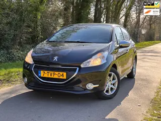 Peugeot 208 1.2 VTi Style | Cruise control + Navi |