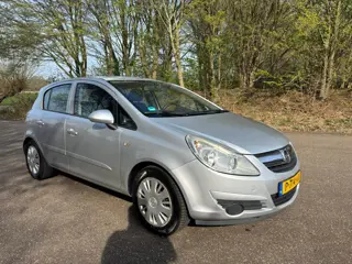 Opel Corsa 1.2-16V Essentia | Airco | APK 07-2026