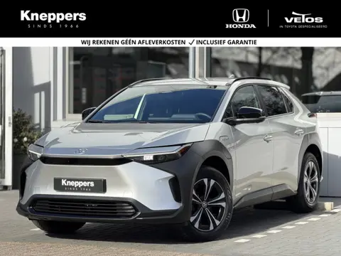 Toyota Bz4x Dynamic 71 kWh | GEEN AFLEVERKOSTEN |  360 Camera, Parkeersensoren, Elektrische achterkl