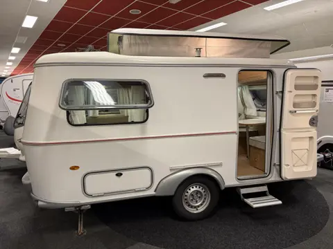 Eriba Touring 410 APARTE BEDDEN ZITJE TENT