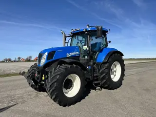 New Holland T7.220