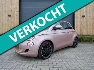Fiat 500e Icon 42 kWh *Carplay *Pano *Unieke kleur *17inch
