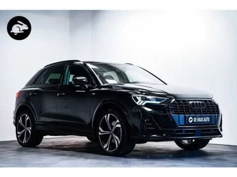 Audi Q3 45 TFSI e S-Line Black ed|20 inch|Camera|Alcantara|Acc|Apple car