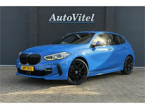 BMW 1-serie 118i M-Sport | M-Kuipstoelen | Camera | Comfort Access | Stoel + Stuurverwarming | Fabr.