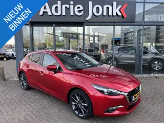 Mazda 3 2.0 SkyActiv-G 120 GT-M AUTOMAAT | TREKHAAK | 18" LM VELGEN | CAMERA | STOEL- en STUURVERWAR