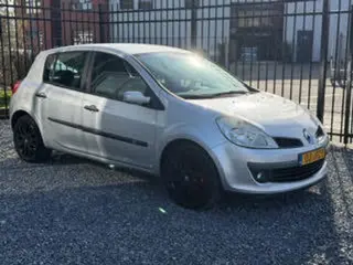 Renault Clio 1.2-16V Collection A-C Lichtmetaal INRUILKOOPJE! LEUKE AUTO