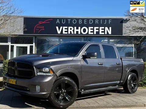 Dodge Ram 1500 5.7 V8 Quad Cab 6'4 - PANORAMA - STUUR / STOEL VERWARMING - KOELING - KEYLESS - PARKE