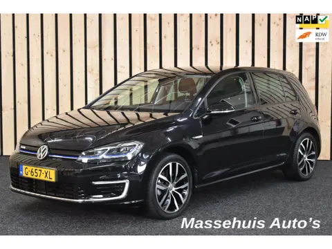 Volkswagen E-Golf E-DITION 90dkm 1e eig. Leer CarPlay LED Navi Clima Cruise PDC Nwe APK