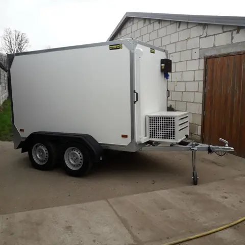 gesloten aanhangwagen frigo