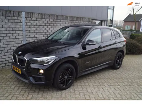 BMW X1 XDrive20i High Executive Autom Panodak Navi Camera Clima Elektrische Stoelen Stoelverw Cruise