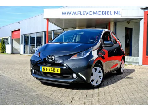 Toyota Aygo 1.0 VVT-i x-play 5-drs Navi|Cam|Airco