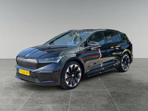 Škoda Enyaq iV 60 180pk Sportline Parkeersensoren vóór en achter | Achteruitrijcamera | Warmtepomp