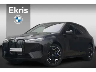 BMW iX xDrive40 M Sport / Trekhaak / Panoramdak Sky Lounge /  Driving Assistant Professional / Parki