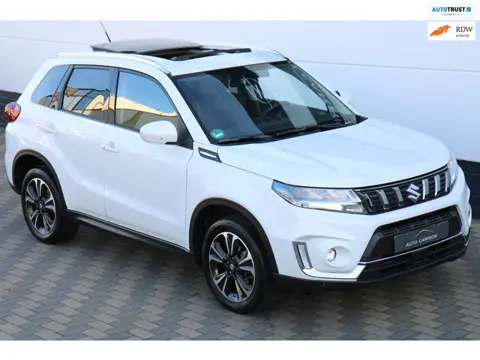 Suzuki Vitara 1.5 Hybrid Style Pano Camera Carplay LUXE !!