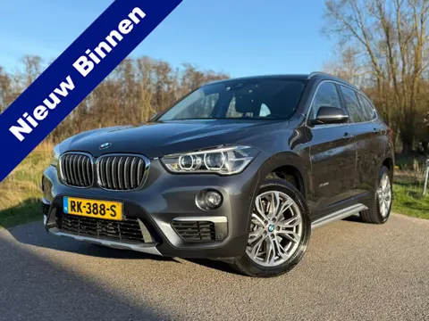 BMW X1 XDrive20i High Executive / Automaat / Airco / Navi / Head Up Display / Leder / Elektrische Vo