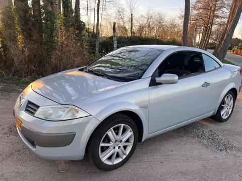 Renault Mégane Coupé-Cabriolet 1.6-16V Privilège Luxe