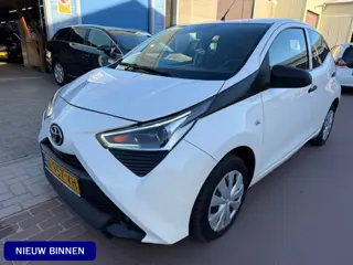 Toyota Aygo 1.0 VVT-i x-fun NAP 100.463km bj. 2022 Airco 1e eigenaar BTW auto. Dealer onderhouden.
