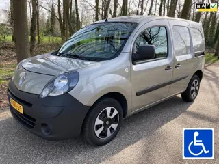 Renault Kangoo Express 1.6-16V rolstoelauto, zelfrijder,standkachel handgas handrem draaistoel