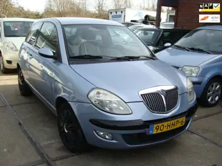 Lancia Ypsilon 1.2 Oro st bekr airco elek pak nap apk