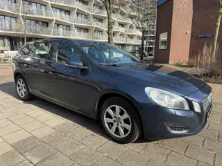 Volvo V60 1.6 T3 Summum Cruise PDC Airco