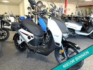 VMoto CPx 45km Electrische Scooter BETAAL met in3