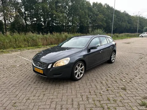 Volvo V60 1.6 T3 Kinetic Airco Cruise NAVI