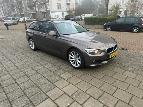BMW 3-serie Touring 316d High Executive Brown Metallic