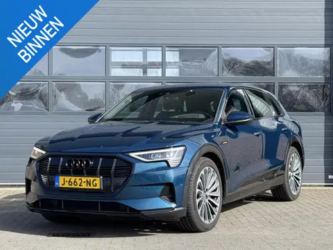 AUDI E-TRON 55 QUATTRO ADVANCED 95 KWH I SCHUIF/KANTELDAK I P-CAMERA I APPLE CARPLAY I STOELEN PAKKE