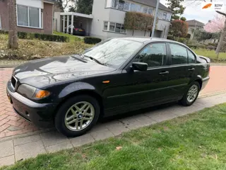 BMW 3-serie 318i Edition, Automaat, Airco, APK 10-01-2027.