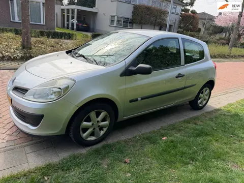 Renault Clio 1.2-16V, Airco, Nieuwe koppeling, APK 01-07-2026.