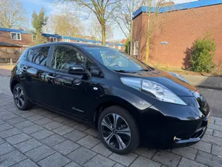 Nissan LEAF Acenta 30 kWh Black Edition 80kw