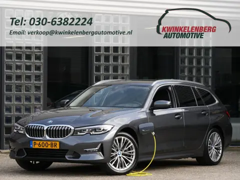 BMW 3-Serie TOURING 320e LEER/ CAMERA/ ELEKT. KLEP/ SFEERVERLICHTING/ 18" BREEDSET MET 4 NIEUWE ALL-