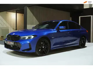BMW 3-serie 330e xDrive M-Sport Laser HUD Carplay Leder VOL