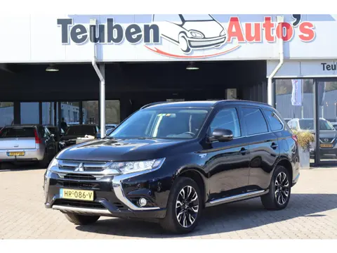 Mitsubishi Outlander 2.0 PHEV Business Edition Navigatie, Cruise control, Camera, Climate control