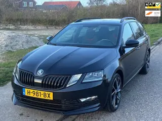 Skoda Octavia Combi 1.5 TSI Greentech Sport Business Automaat (BTW-auto) ECC Navi LED Sportstoelen L