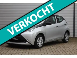 Toyota Aygo 1.0 VVT-i x-now Airco/4-Seizoensbanden/Rijklaar!