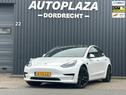 Tesla Model 3 Standard RWD Plus 60 kWh