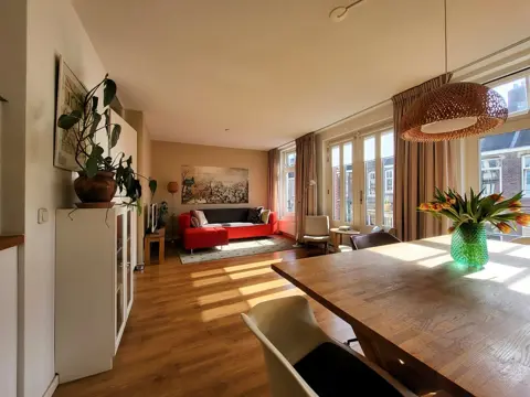 Woning aan de Rustenburgerstraat te Amsterdam