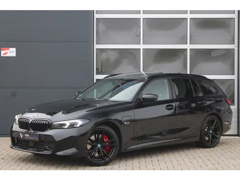 BMW 3-serie Touring 330e M-Sport Pro | Pano | HK | ACC | Memory | HUD