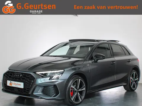 Audi A3 Sportback 45 TFSI e S-Line Competition Panoramadak, Matrix, SOH 90%, Nieuwstaat!