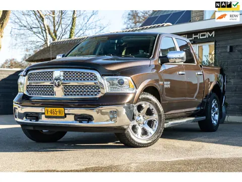 Dodge Ram 1500 5.7 V8 Quad Cab 6'4 I LPG I Panoramadak I Trekhaak I Fantastische kleur I Leder I Sto