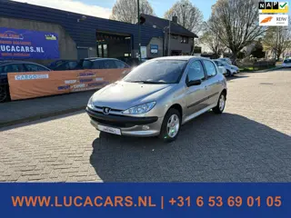 Peugeot 206 1.6-16V Gentry NIEUWE APK!