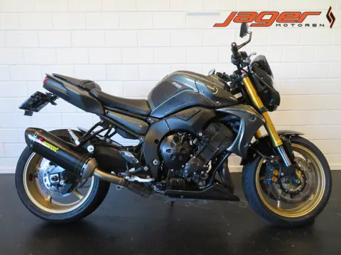Yamaha FZ8 FZ-8 HISTORIE AKRAPOVIC TOP! (bj 2011)