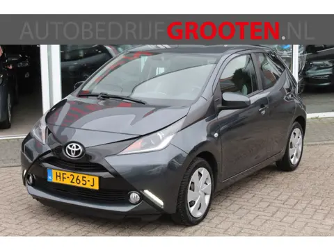 Toyota Aygo 1.0 VVT-i x-play//Camera!! (bj 2015)